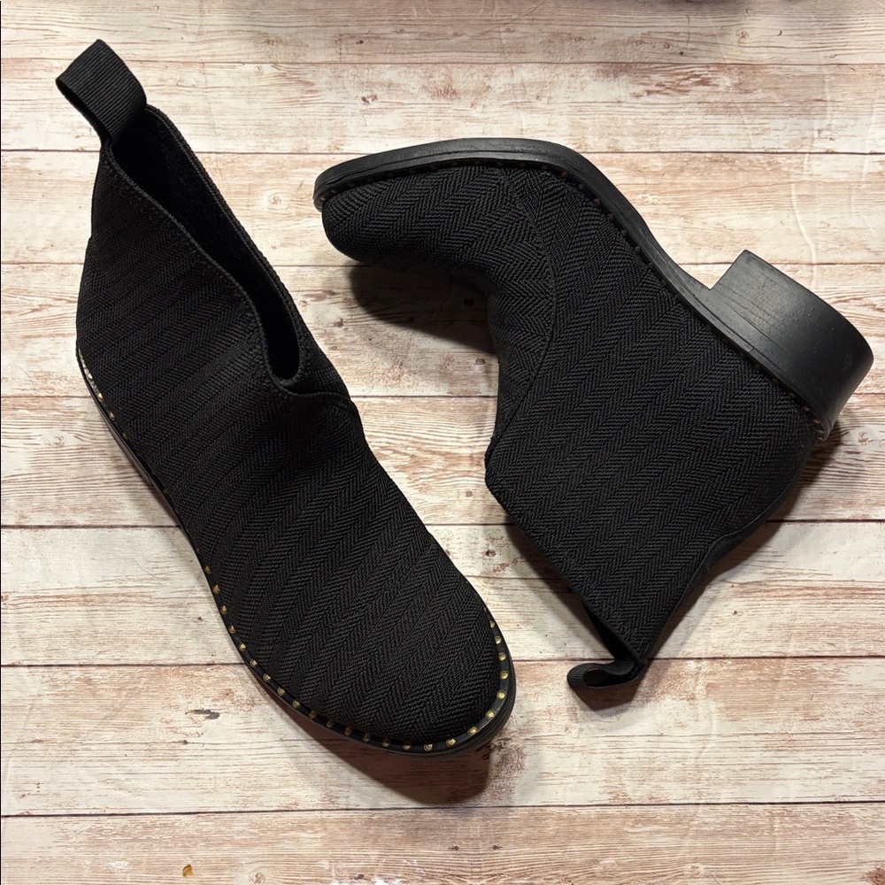 Black Women's Ankle Boots Size 6